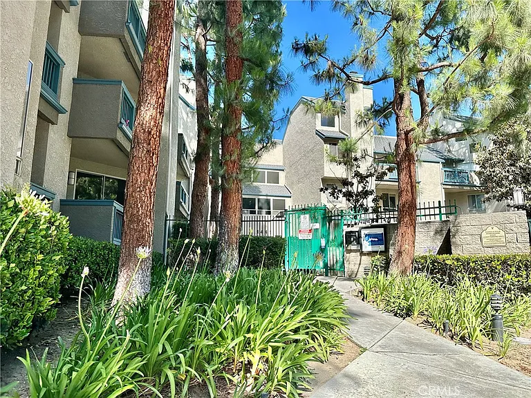 1441 Brett Pl #249 — Photo 39