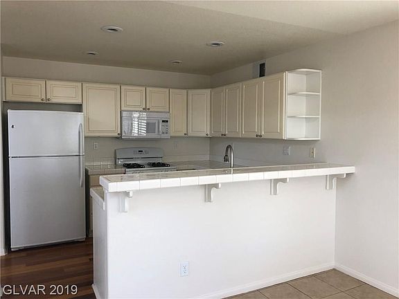 3rd image of 106 Sea Breeze Ln