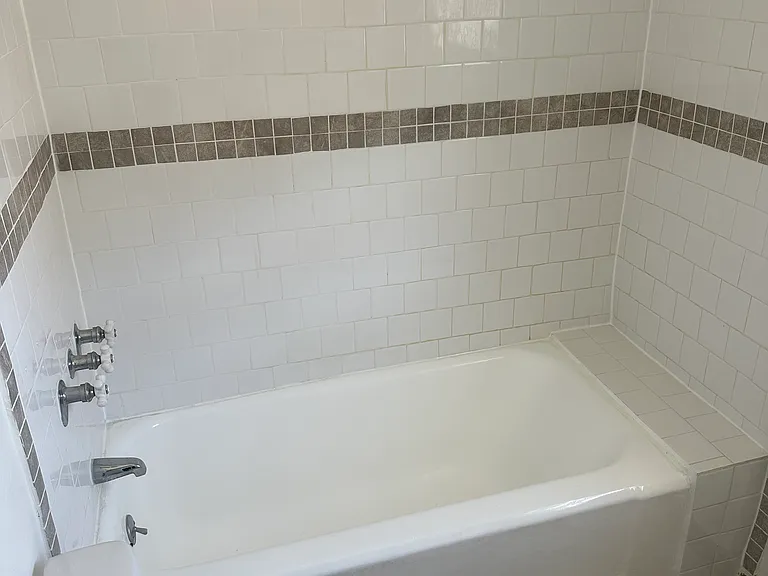 959 Gayley Ave #11 — Photo 10