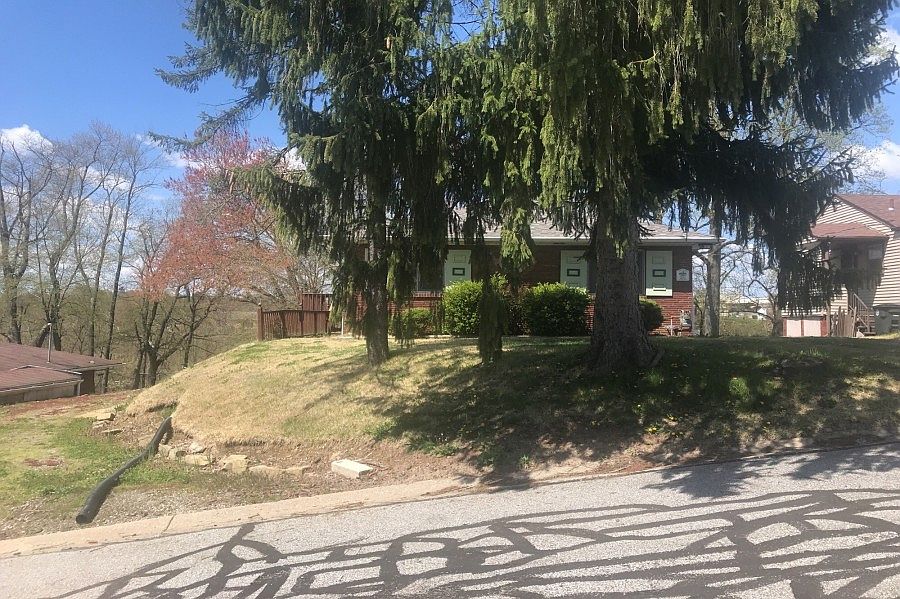 1st image of 251 Elaine St