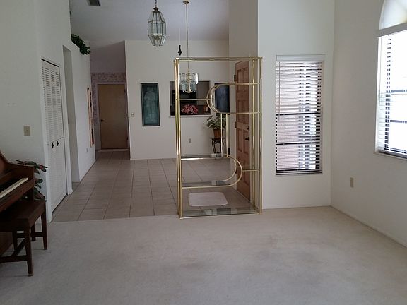 4th image of 5512 Salem Square Dr N