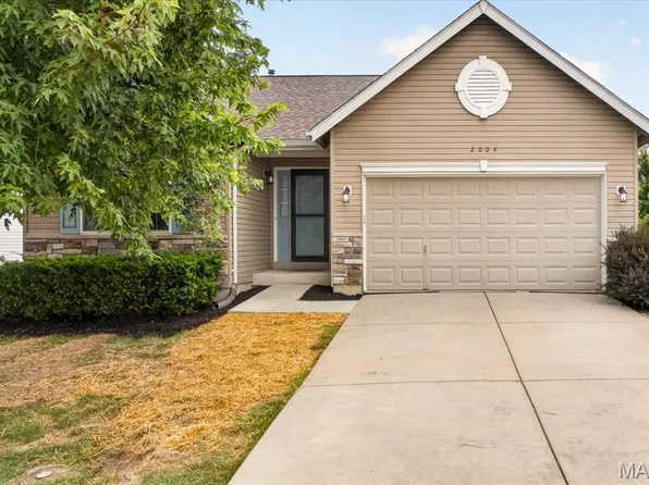 2004 Teresa Fields Ln, Lake Saint Louis, MO 63367