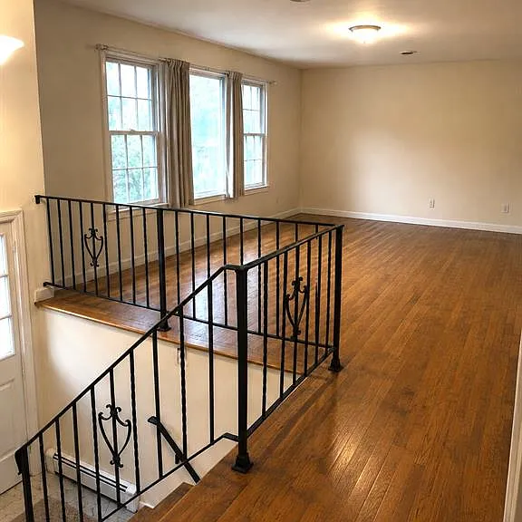304 Loren Ct — Photo 16