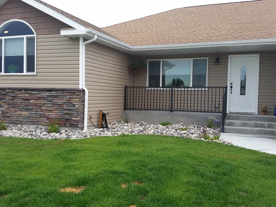 1527 Tania Cir