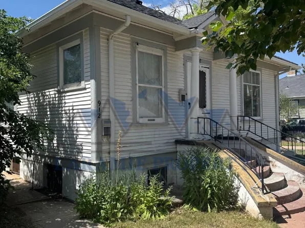 912 E Park Ave, Laramie, WY 82070