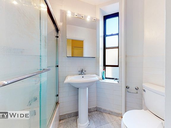 4th image of 1497 3rd Ave #1E