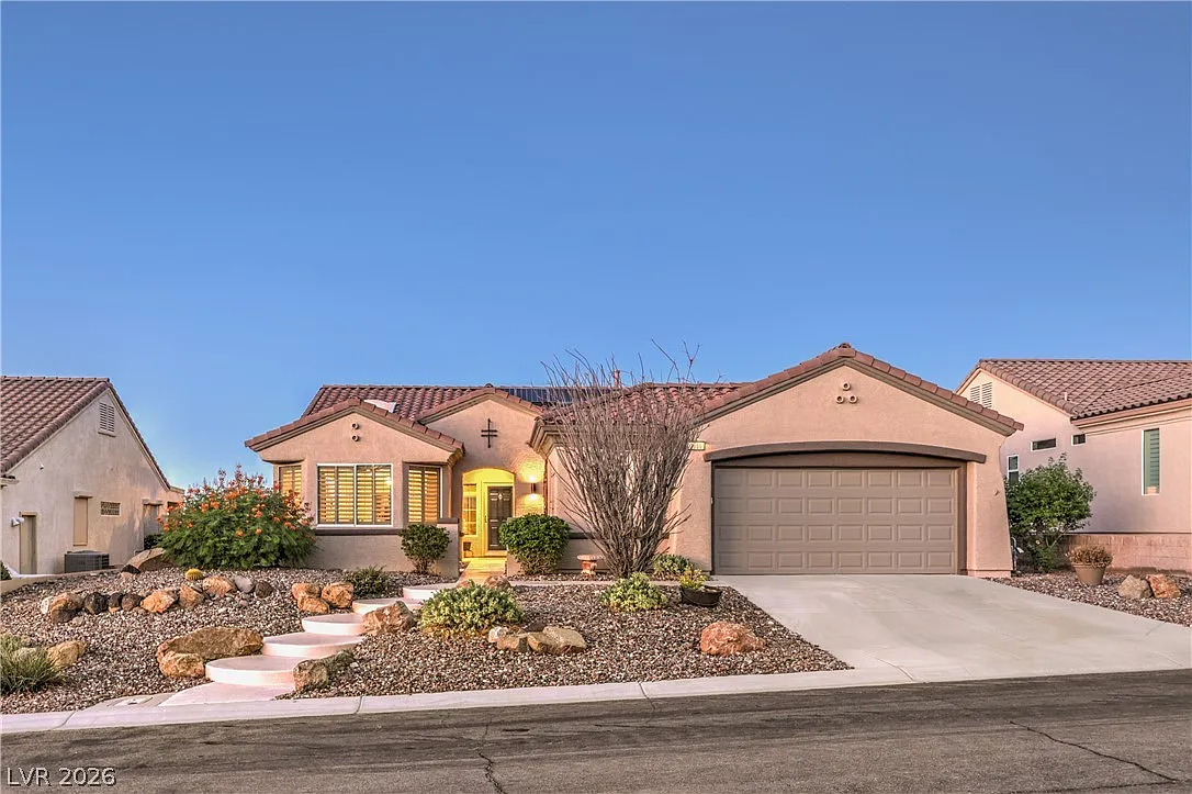 2 bed, 2.0 bath, 2032 sqft, $2,995 — Photo 4