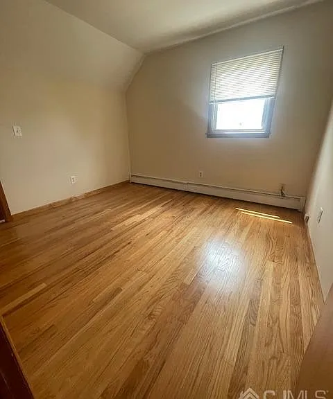 1160 Roosevelt Ave — Photo 6