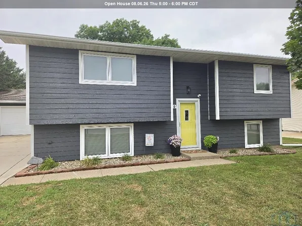 420 Jefferson St, Vermillion, SD 57069