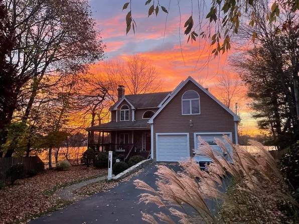 2 Lake Ave, Framingham, MA 01702