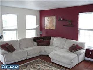 4th image of 20 Kelly Dr