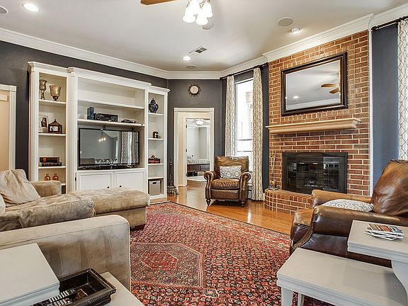 3rd image of 2805 Bent Oaks Dr