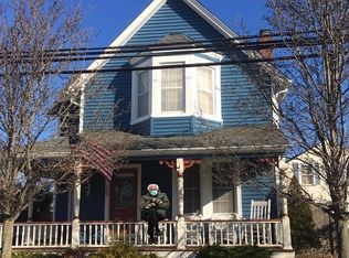 25 Monell Ave, Islip, NY 11751