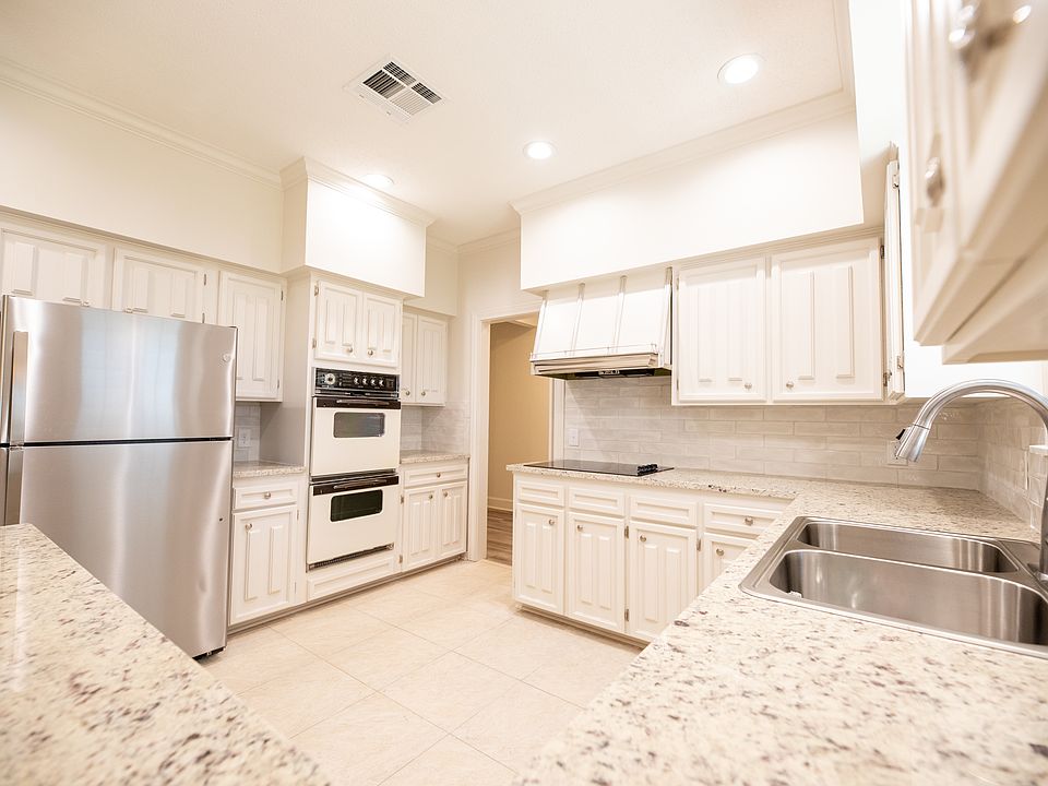 3709A-HOLLY-HILL-Kitchen