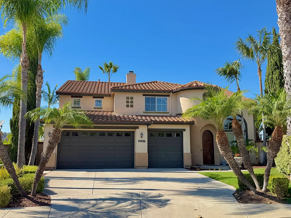 2207 Vista Chaparral