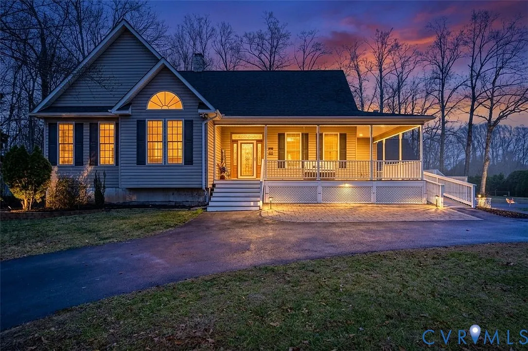25 Tara Woods Dr photo 1
