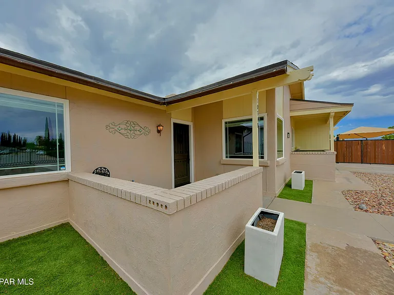 10348 Darin Rd — Photo 8