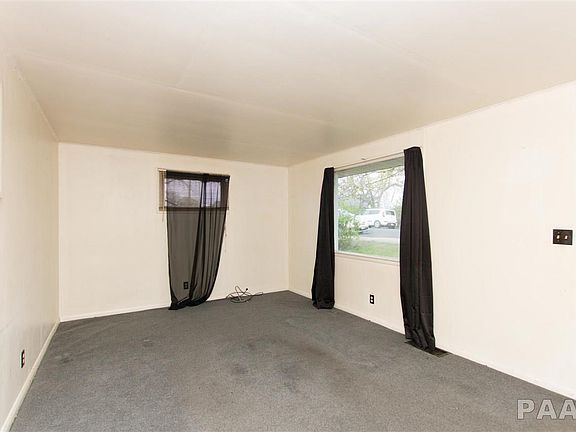 4th image of 1410 E Elmhurst Ave
