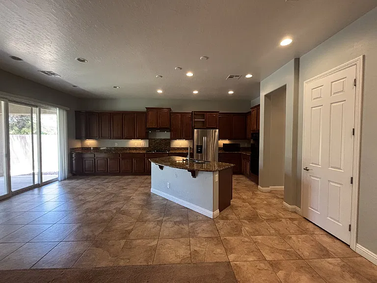 8225 Broad Peak Dr — Photo 13