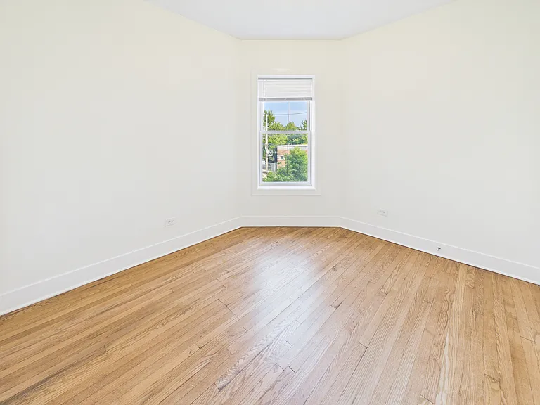 1439 E 66th Pl #2E — Photo 15