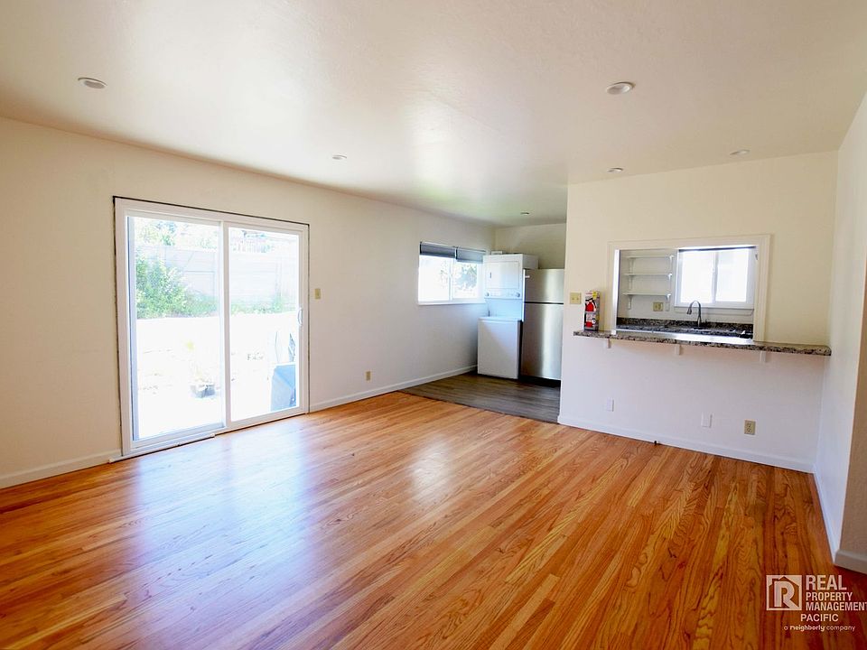 1st image of 2041 36th Ave #3