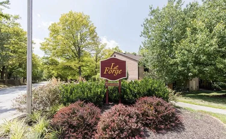 2 bed, 1104 sqft, $2,300 — Photo 1