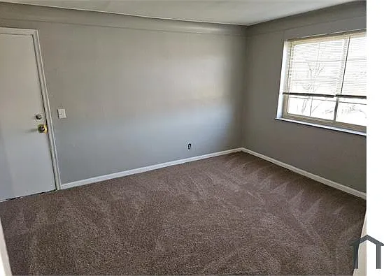 4 bed, 2000 sqft, $1,600 — Photo 3