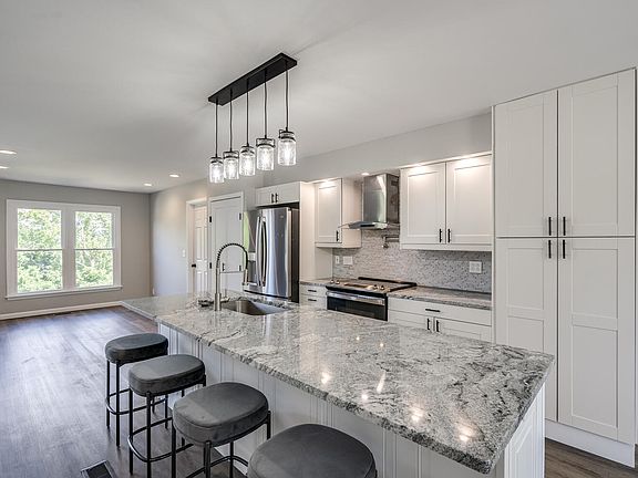4th image of 2024 River Vista Ct