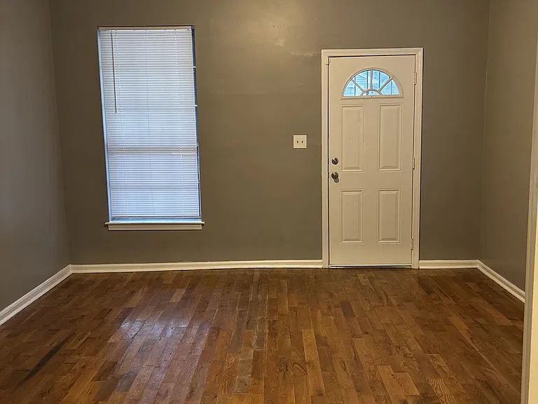1014 Philadelphia St — Photo 2