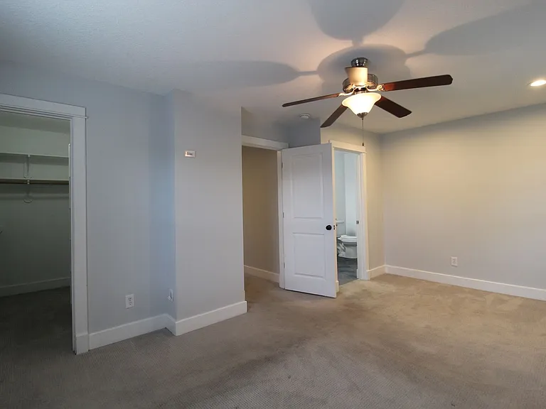3733 Thompson Cir — Photo 13