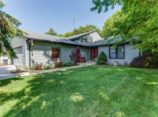 3540 River Bend Dr, Racine, WI 53404