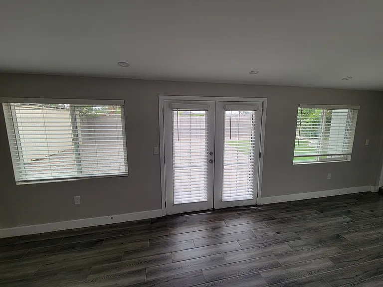 535 W 15th St — Photo 14