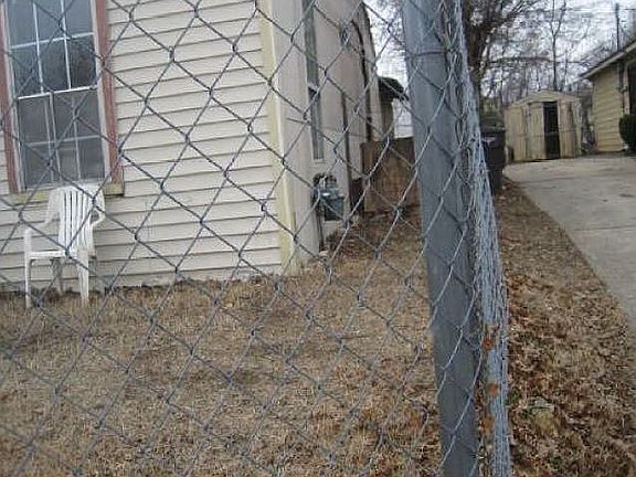 4th image of 1130 E Tucker St