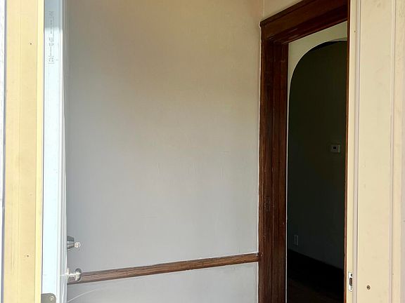 4th image of 1717 Egleston Ave