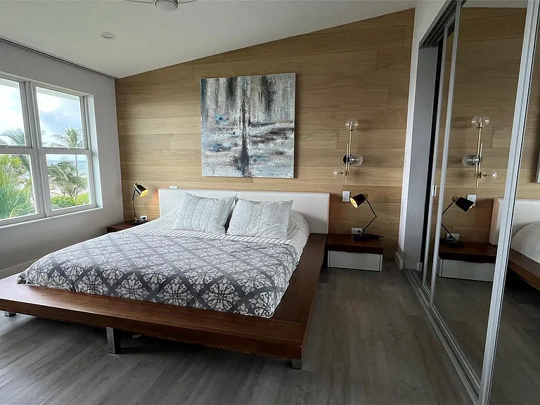 1041 E Hillsboro Blvd #3 — Photo 11