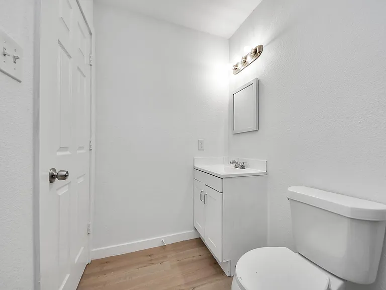 209 Owens St #A — Photo 6