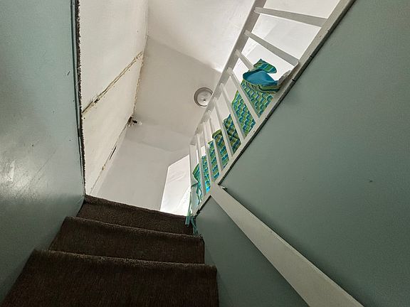 4th image of 397 East St