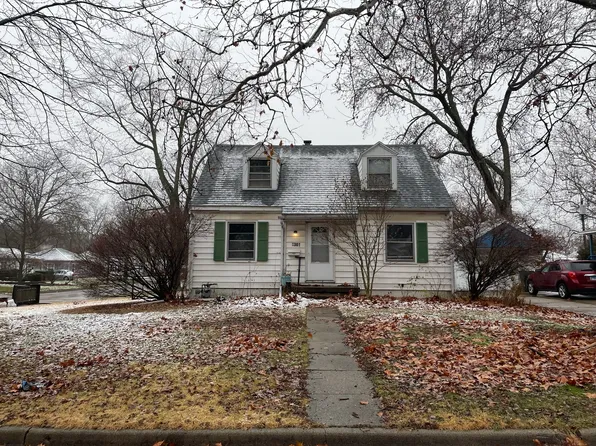 1301 Winding Ln, Champaign, IL 61820