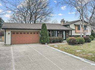 599 Masters Ln, Green Bay, WI 54311