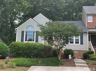 122 Sanair Ct, Apex, NC 27502