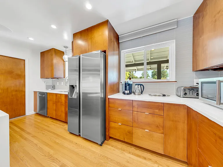6806 S Land Park Dr — Photo 16