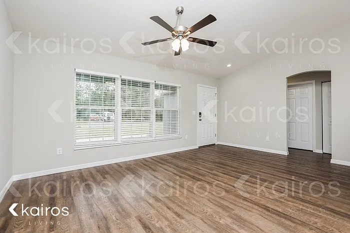 3 bed, 2.0 bath, 1265 sqft, $1,795 — Photo 2