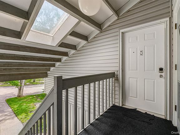 2nd image of 149 Flintlock Way #E