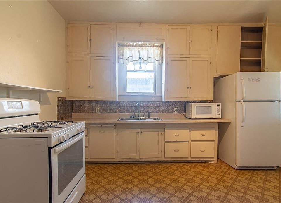 1st image of 2202 Avenue D