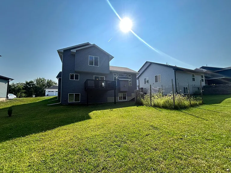 253 Lindemann Dr — Photo 2