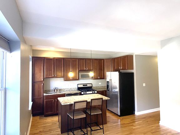 2nd image of 2920 N Lincoln Ave APT 3F