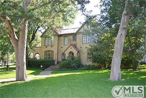 1st image of 1805 Mayflower Dr