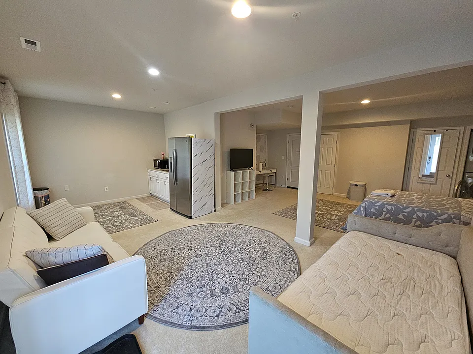 7321 Elbridge Ct
