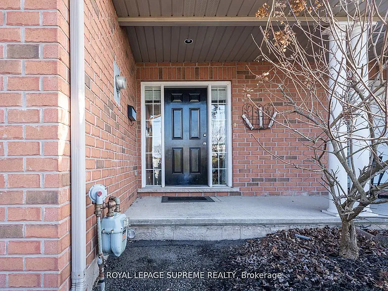 31 1/2 Thorold Rd E — Photo 4