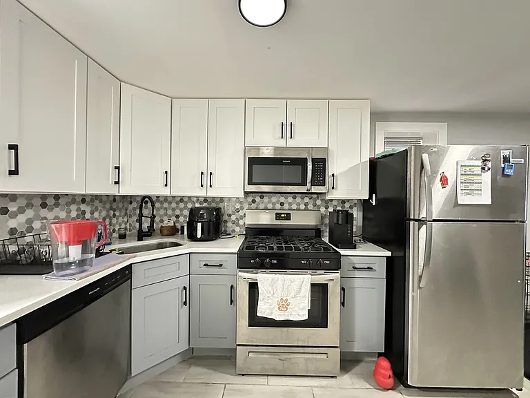 1721 N Mozart St #G — Photo 4